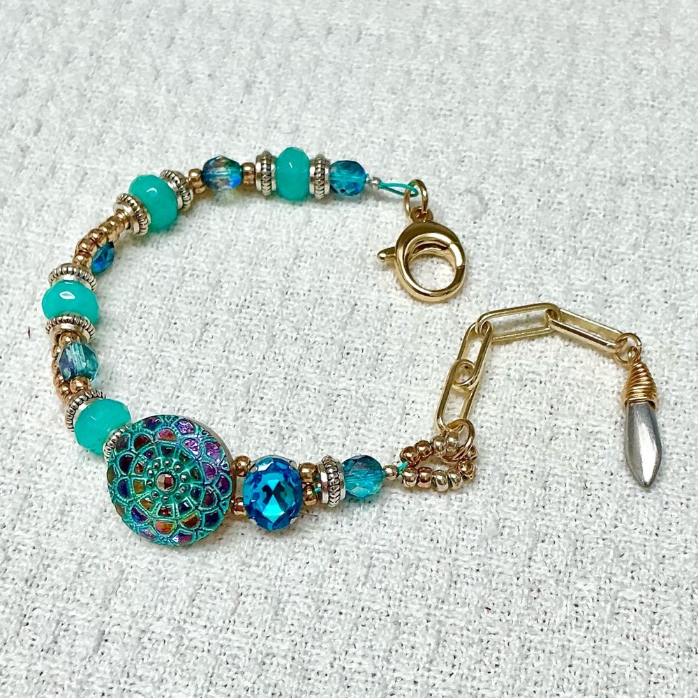 🌸Adjustable Czech Glass & Crystal Bracelet